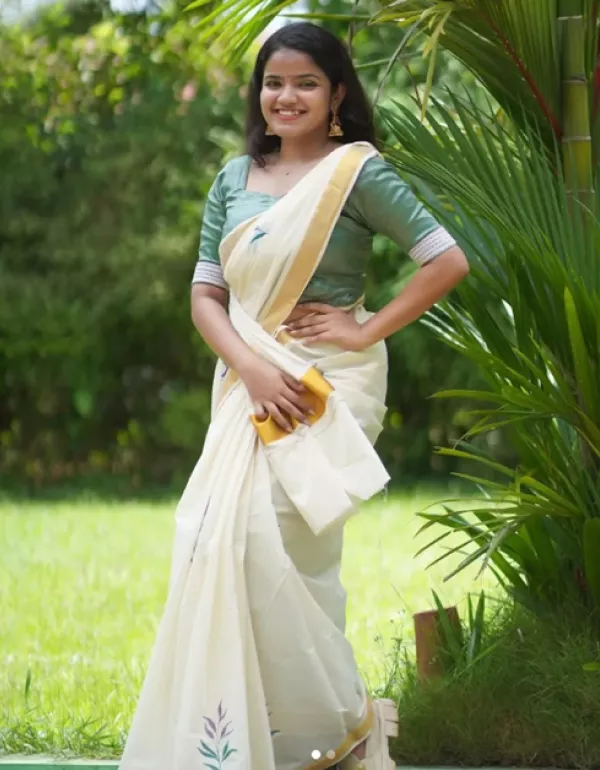 Block Print Kerala Saree – Golden Viscose Cotton