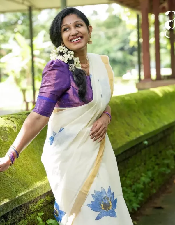 Block Print Kerala Saree – Golden Charm